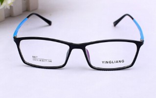 男生适合带什么眼框镜，男生适合带什么眼框镜片